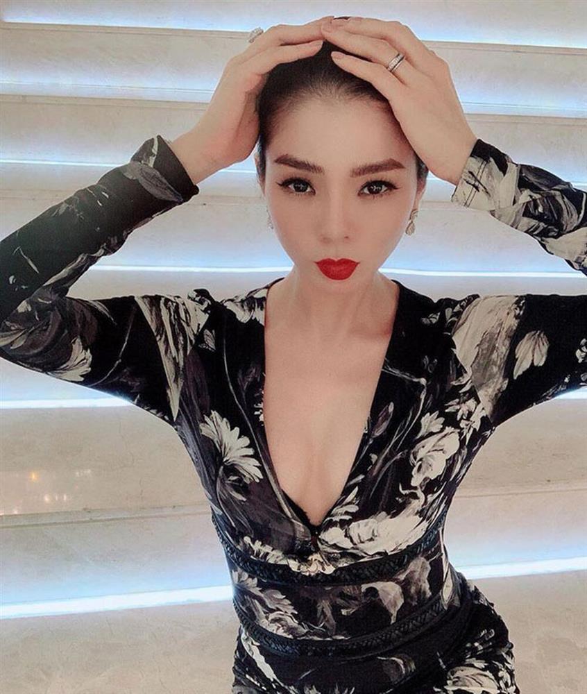 Lệ Quyên khoe kim cương, đồng hồ siêu đắt nhưng vòng 1 không cánh mà bay-3