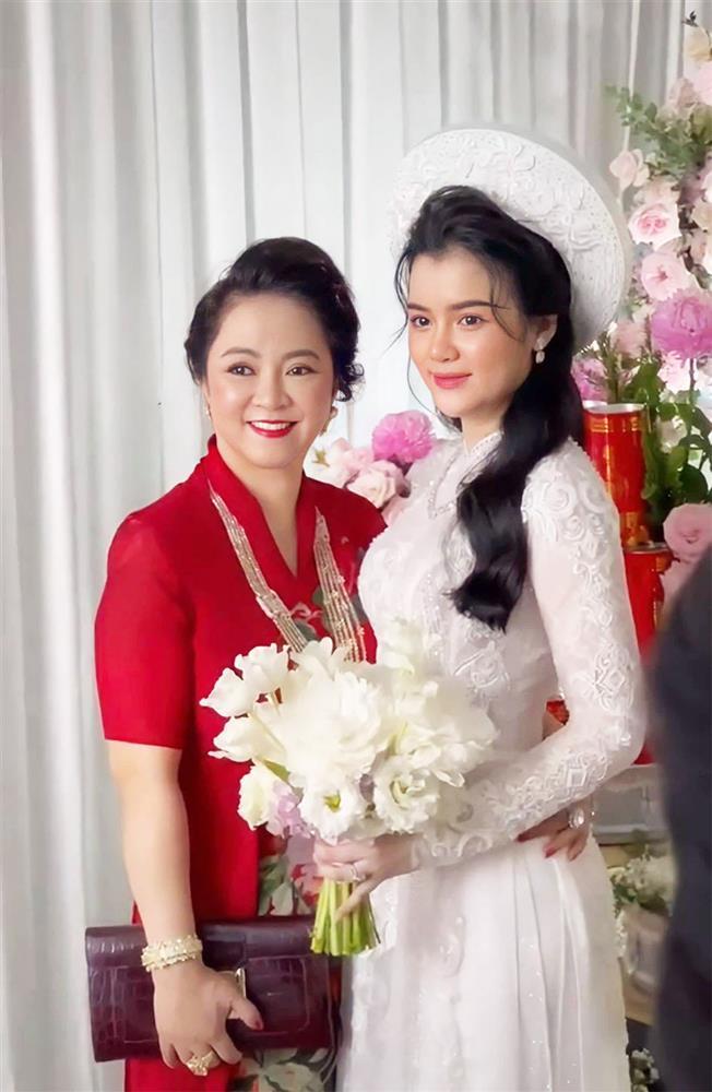 Con dâu Dũng Lò Vôi vừa nhập gia đã nổi tiếng, Lý Nhã Kỳ liền bị réo tên-8