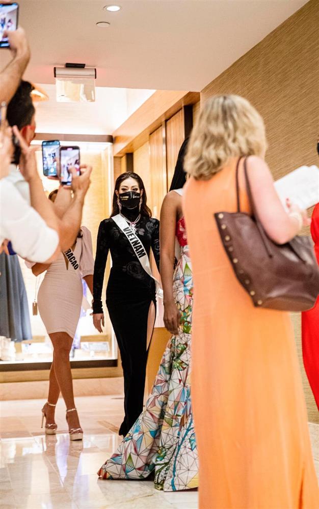 Hé lộ đầm dạ hội Khánh Vân chặt chém ở bán kết Miss Universe-1