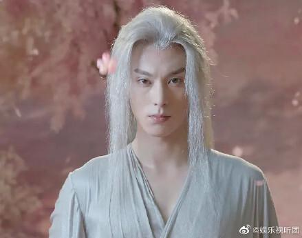 Vương Hạc Đệ bị chê diễn xuất đơ như ma nơ canh trong Ngộ Long-3