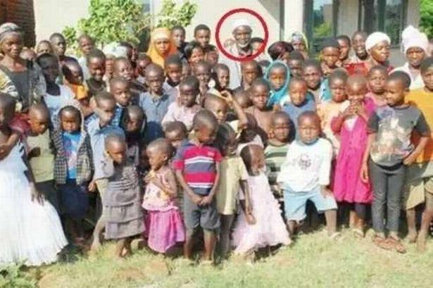 Người đàn ông có 151 con, 16 vợ, quan hệ 4 lần/ đêm để mở rộng gia tộc-1