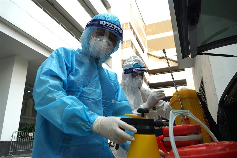 Hà Nội: Phong tỏa khu dân cư phố Lê Văn Lương và Nguyễn Lương Bằng-11