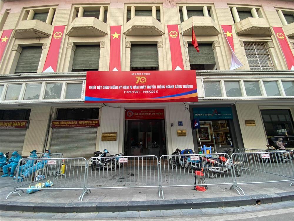 Hà Nội: Phong tỏa khu dân cư phố Lê Văn Lương và Nguyễn Lương Bằng-14