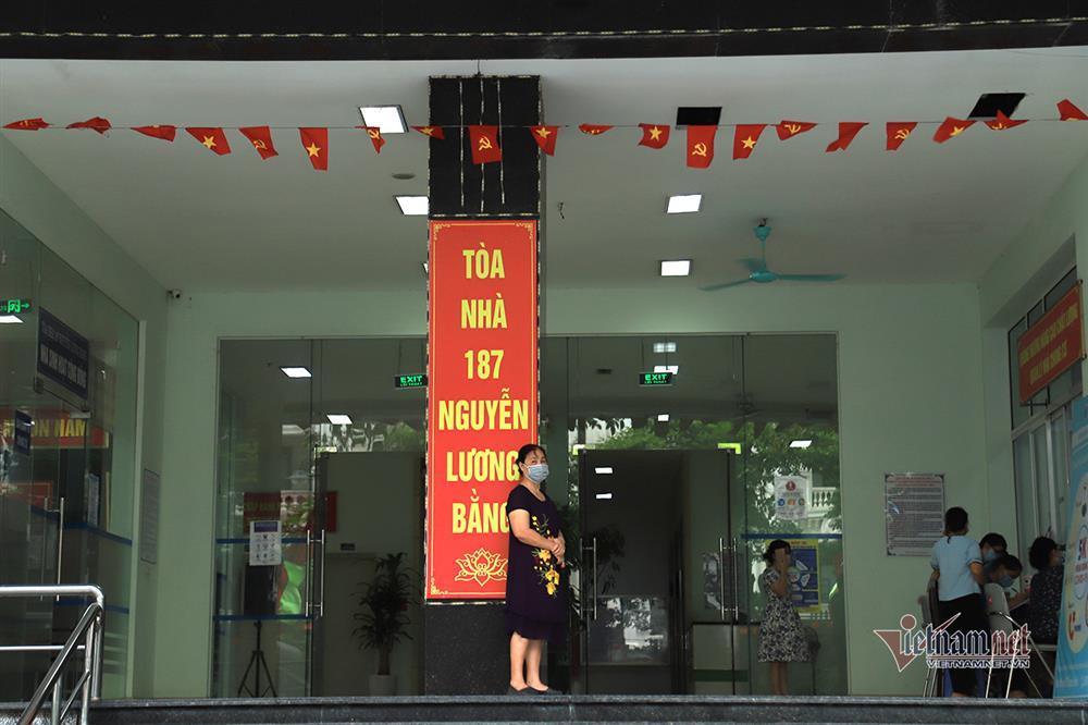 Hà Nội: Phong tỏa khu dân cư phố Lê Văn Lương và Nguyễn Lương Bằng-4