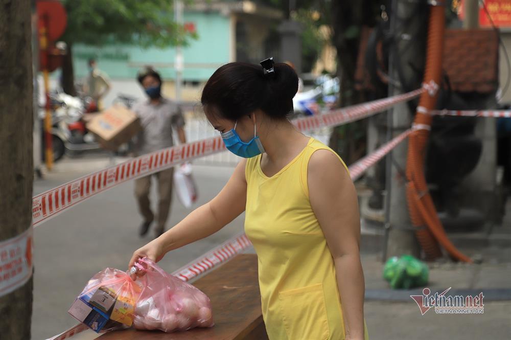 Hà Nội: Phong tỏa khu dân cư phố Lê Văn Lương và Nguyễn Lương Bằng-7