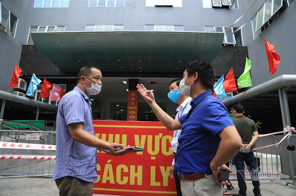 Hà Nội: Phong tỏa khu dân cư phố Lê Văn Lương và Nguyễn Lương Bằng-8