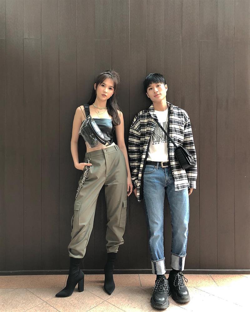 Stylist quàng quần lót của Ngọc Trinh lên mặt làm tai nghe-1