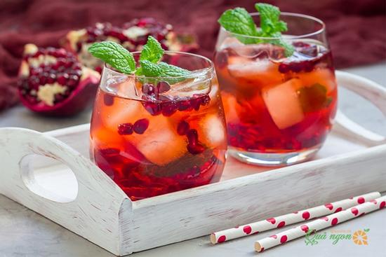 Học cách pha mojito lựu mát lạnh ngày hè