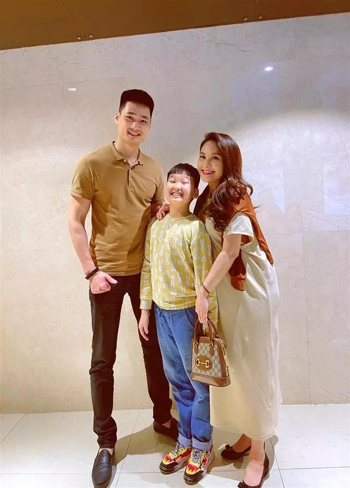 Bảo Thanh sinh con gái, nhìn mặt ông xã biết hạnh phúc cỡ nào-2