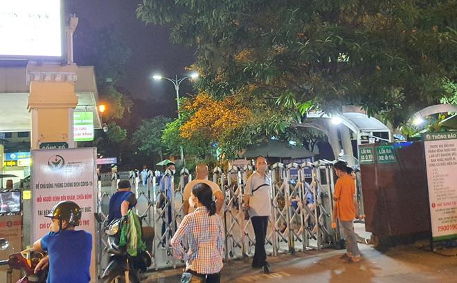 Hà Nội: Người đàn ông rơi từ tầng 5 Bệnh viện Việt Đức xuống đất tử vong-1