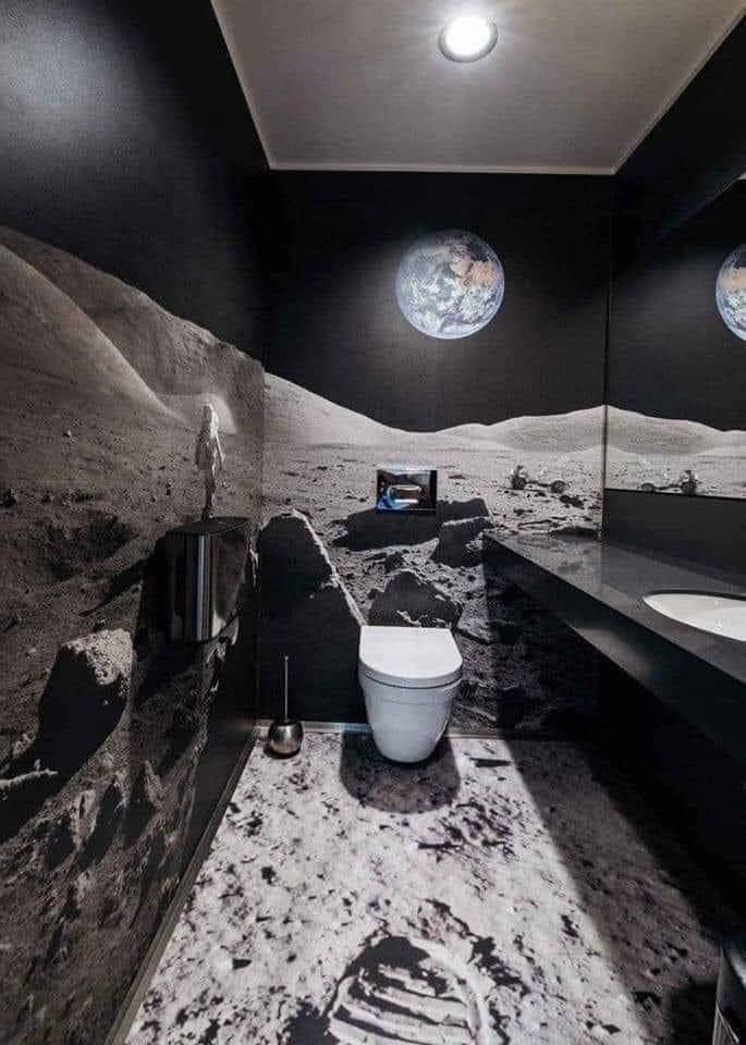 Nhà vệ sinh ngoài hành tinh phiêu diêu nhưng thách tiền không ai dám... cởi quần chỉ vì 1 lý do-1