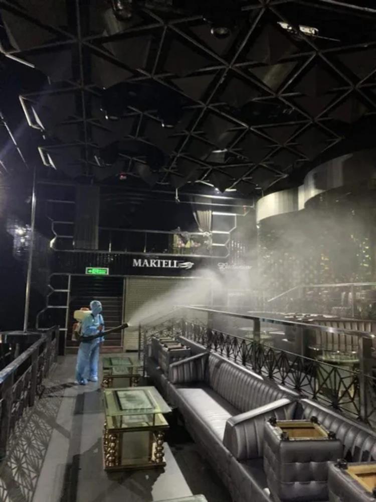 Nhân viên vũ trường New Phương Đông thác loạn ở khu cách ly Covid-19-3