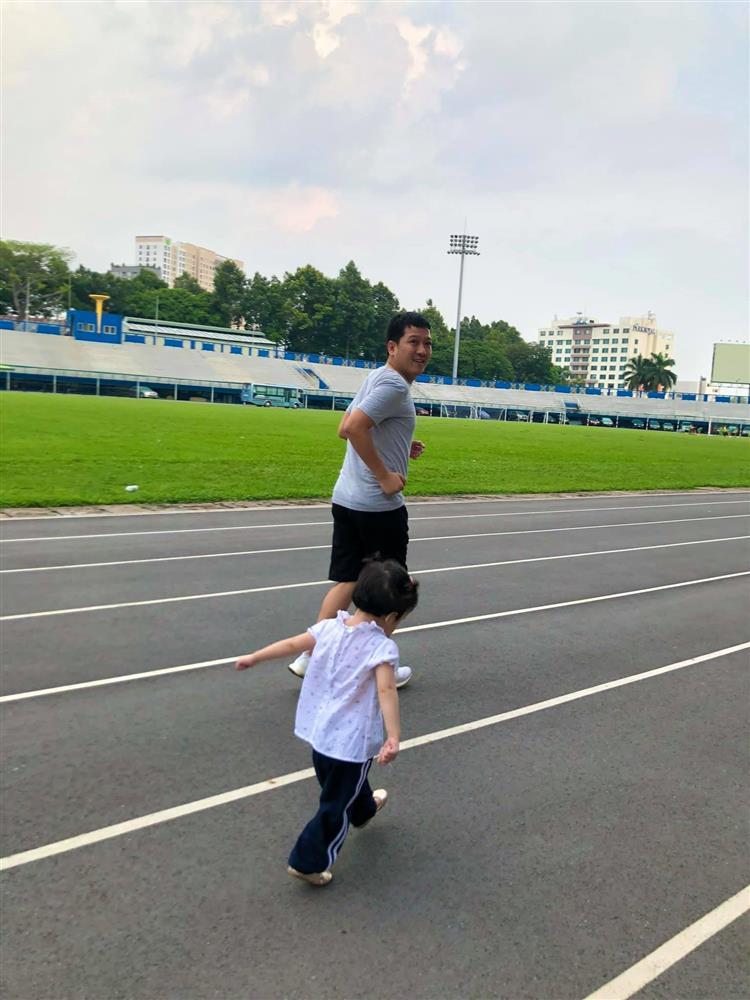 Con gái Trường Giang - Nhã Phương lần đầu lộ mặt-4