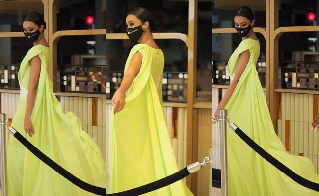 Ứng viên vương miện Miss Universe 2020 bị đối thủ đạp rách váy hiệu-4