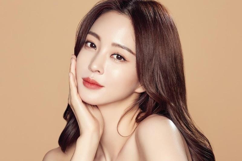 Dispatch bóc phi công trẻ của Han Ye Seul từng làm trai bao-4
