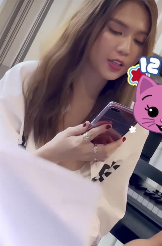 Ngọc Trinh cover hit Ưng Hoàng Phúc - Thu Thủy, giọng hát tiến bộ bất ngờ!-3