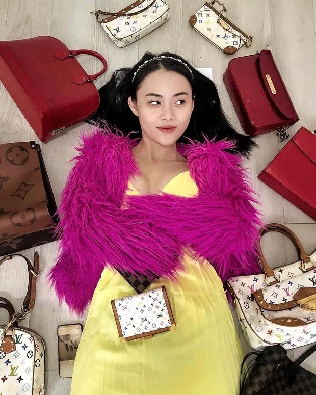 Thanh niên đi ăn để bồ cho mượn thẻ đen thanh toán, danh tính thật mới choáng-5