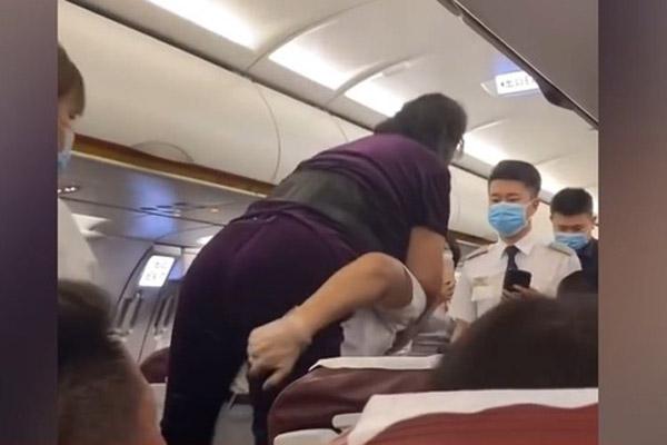 Bên trong xác máy bay bị đánh chìm để phát triển du lịch-1