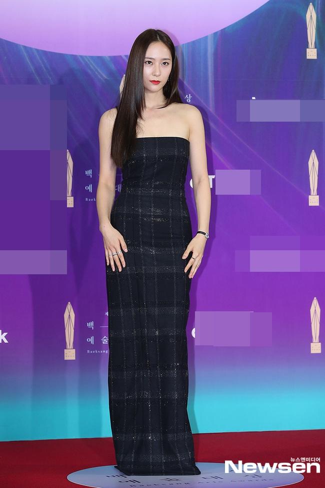 Dàn sao khủng nô nức váy áo đổ bộ Baeksang Arts Awards 2021-4