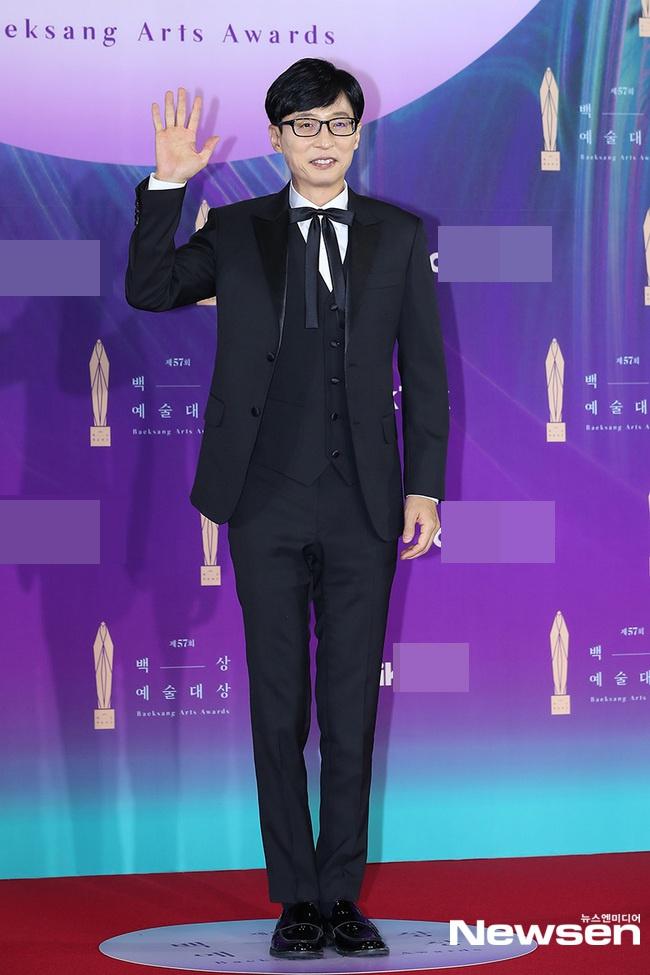 Dàn sao khủng nô nức váy áo đổ bộ Baeksang Arts Awards 2021-10
