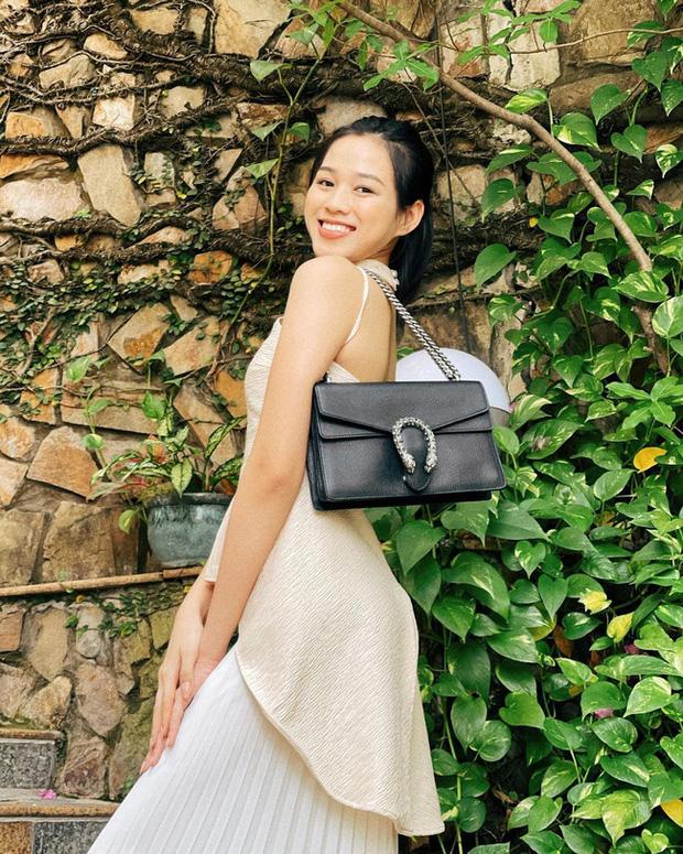 Đỗ Thị Hà diện đồ nữ tính thì xinh, chuyển style cool ngầu có vẻ lệch pha?-6