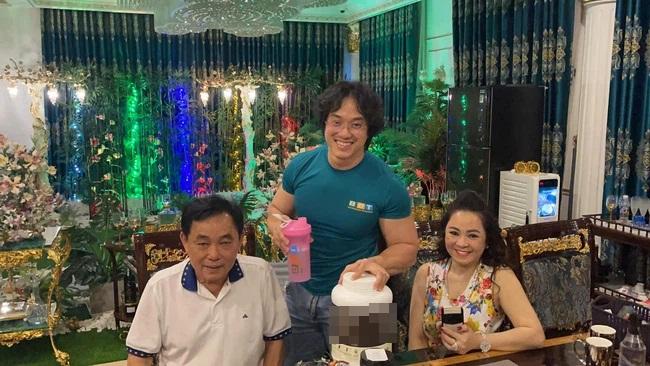 Gymer từng bị xử đẹp sẽ livestream với vợ ông Dũng Lò Vôi vào 6h30 chiều nay-2