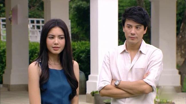 Chồng mang thiệp cưới tới mời vợ cũ nhưng vừa thấy cô, anh lập tức về hủy hôn-2