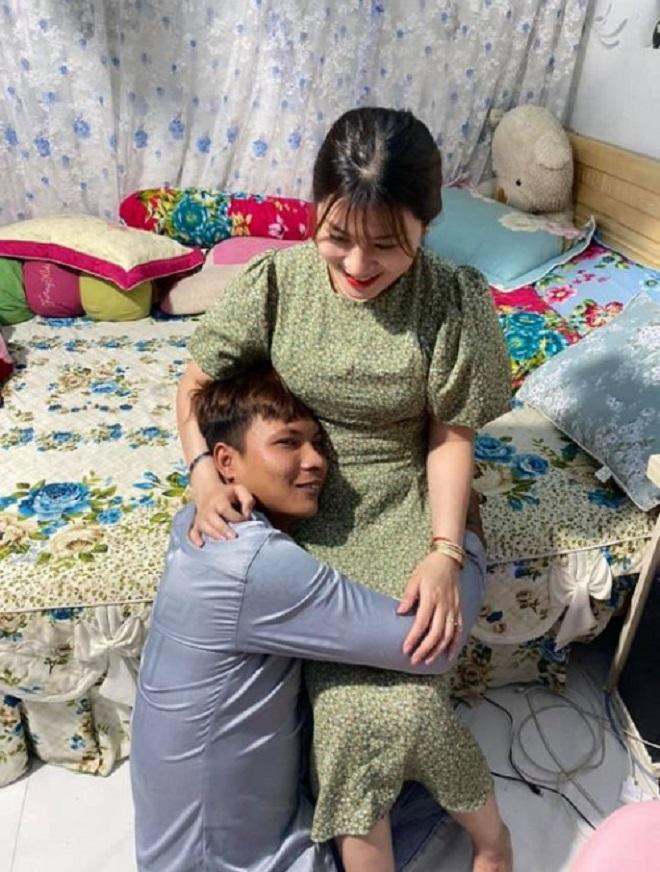 Cuộc sống hai YouTuber nghèo nhất Việt Nam sau khi lấy vợ xinh như hot girl-3