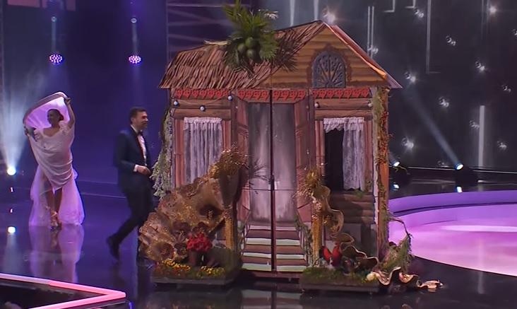 Thí sinh Miss Universe 2020 bị la ó vì thi quốc phục câu giờ-3