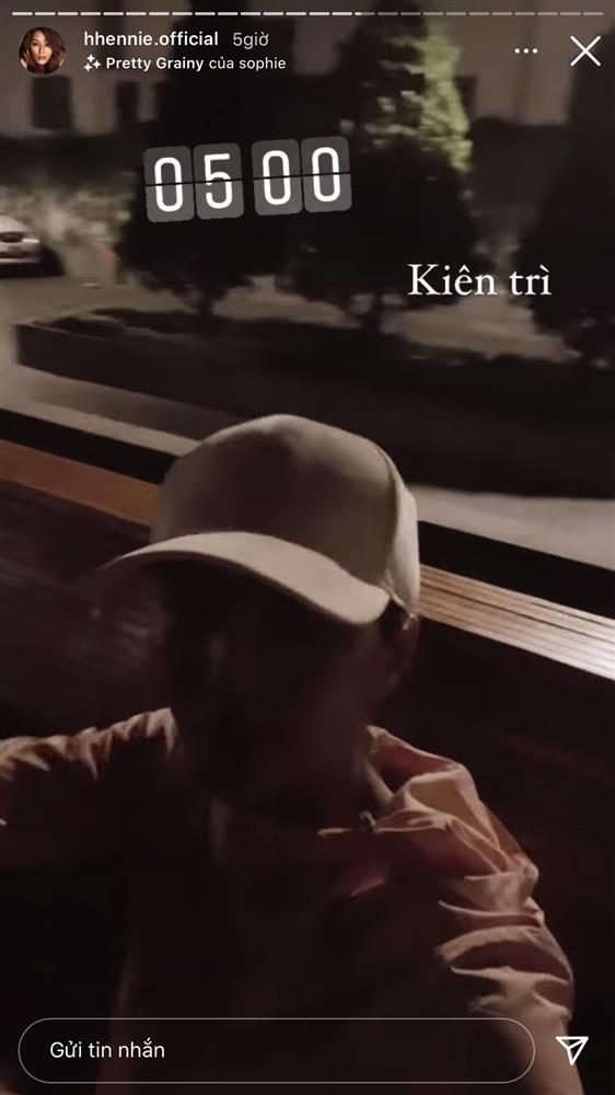 Ở nhà mùa dịch vẫn muốn đẹp, học ngay sao Việt bài tập đốt mỡ thừa-2