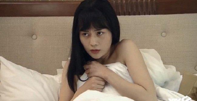 Nổi lên như một hiện tượng màn ảnh năm 2018, “Quỳnh búp bê” đã phá vỡ nhiều kỷ lục của làng phim Việt. Làm phim khai thác về nghề "buôn phấn bán hương" nên trong đó có không ít cảnh 18 của các nhân vật trong phim.