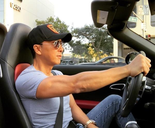 Gia đình Chân Tử Đan và Uông Thi Thi thường xuyên đi du lịch tại các thành phố sang chảnh.