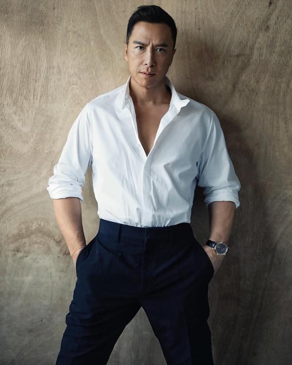 Ngoài ra, Chân Tử Đan cũng thu được lợi nhuận lớn từ những hợp đồng quảng cáo.