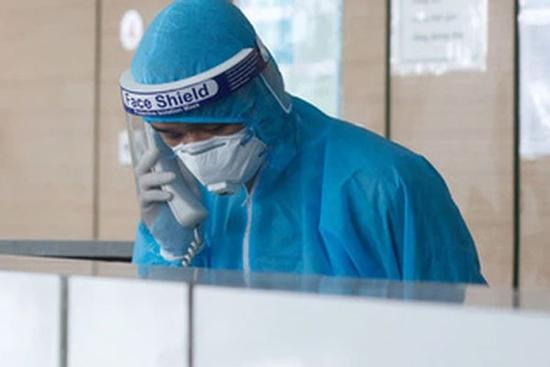 Thêm 1 bác sĩ Bệnh viện Phổi TƯ, 1 người ở chung cư Linh Đàm mắc Covid-19