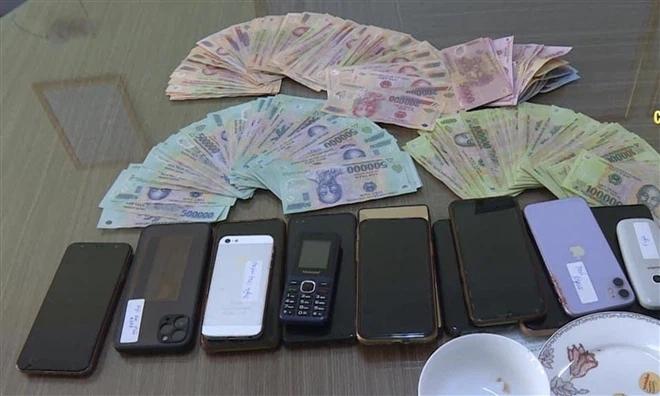 Bắc Ninh: 13 con bạc say sưa sát phạt nhau khi dịch Covid-19 trong tỉnh đang nóng-2