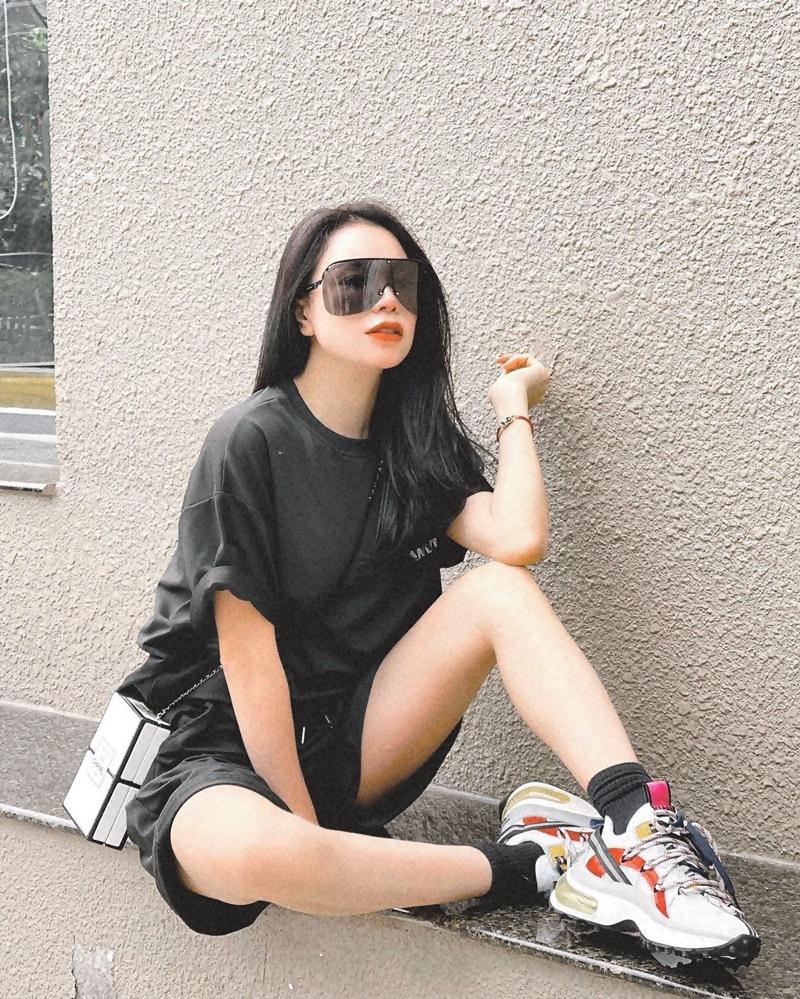 Style cuối tuần: Lệ Quyên dát cả cây hàng hiệu - Minh Hằng tối giản mà sang-8