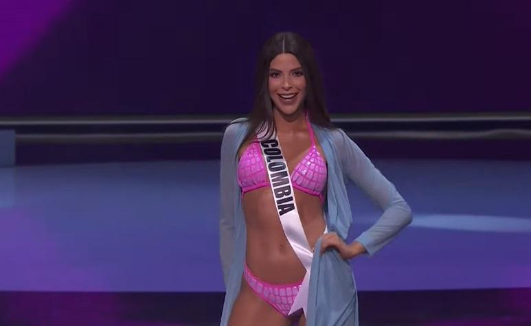 Khánh Vân thi bán kết Miss Universe 2020: Bikini gợi cảm, dạ hội xuất thần-16