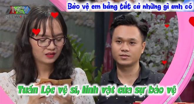 Hớn hở gặp gái xinh chưa từng yêu, anh chàng nắm tay không chịu buông-4