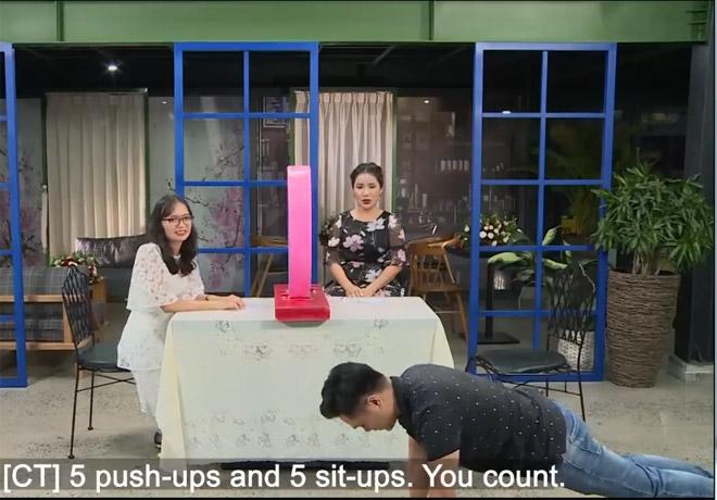 Hớn hở gặp gái xinh chưa từng yêu, anh chàng nắm tay không chịu buông-6