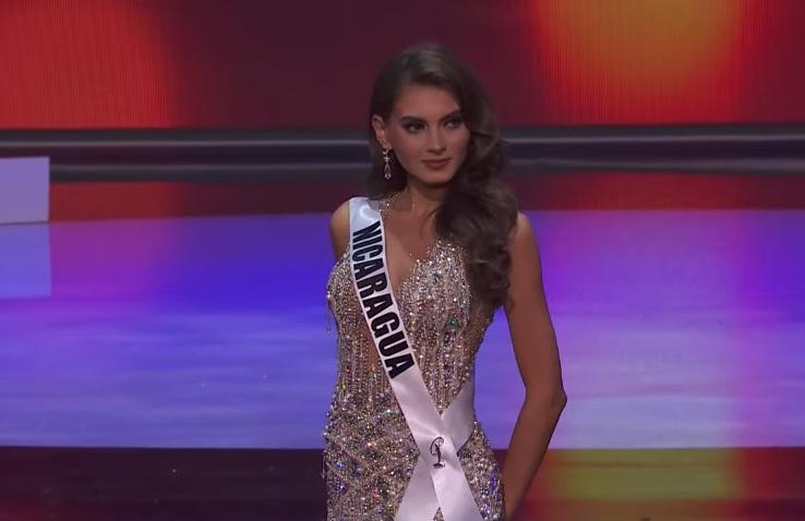 Khánh Vân thi bán kết Miss Universe 2020: Bikini gợi cảm, dạ hội xuất thần-43