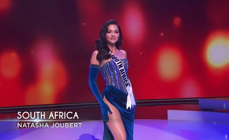 Khánh Vân thi bán kết Miss Universe 2020: Bikini gợi cảm, dạ hội xuất thần-46