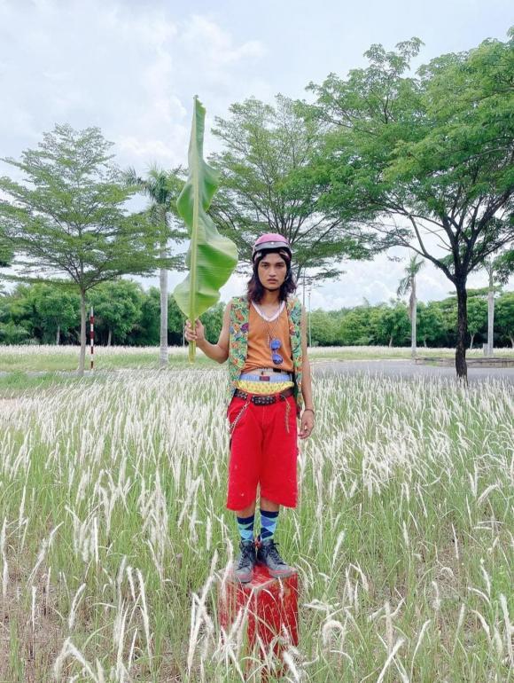 Mạc Văn Khoa cosplay Đen Vâu phong cách cây nhà lá vườn, dân tình được phen cười bò-1