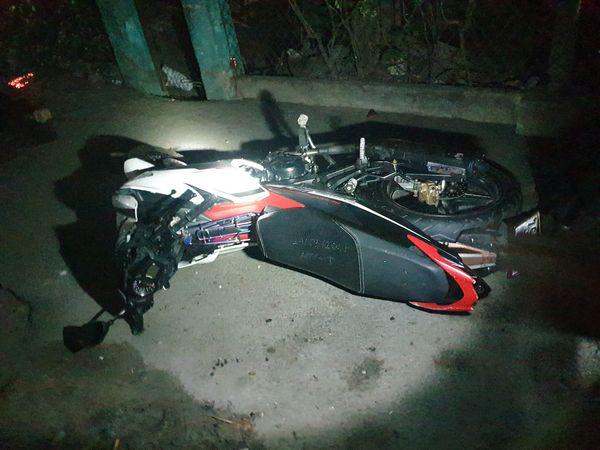 Xe máy Exciter kẹp 3 phóng nhanh vào hẻm, 1 nam 1 nữ tử vong, 1 người nguy kịch-3