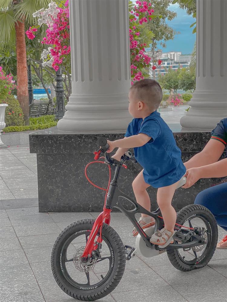 Ngoại hình thay đổi của con trai Lan Khuê khi 1 tuổi rưỡi-1