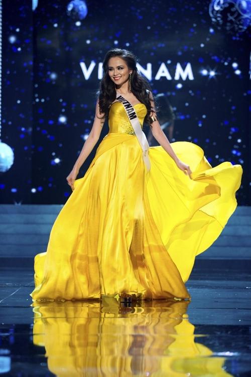 Mỹ nhân Việt thi bán kết Miss Universe: Váy ai đỉnh của chóp?-9