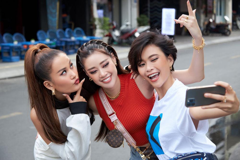 Mâu Thủy: Muốn sang Mỹ cổ vũ Khánh Vân sẽ phải mất 300 triệu-2