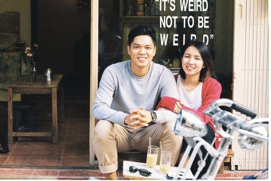 Quen và yêu vợ từ cuộc gọi mời mở thẻ ngân hàng