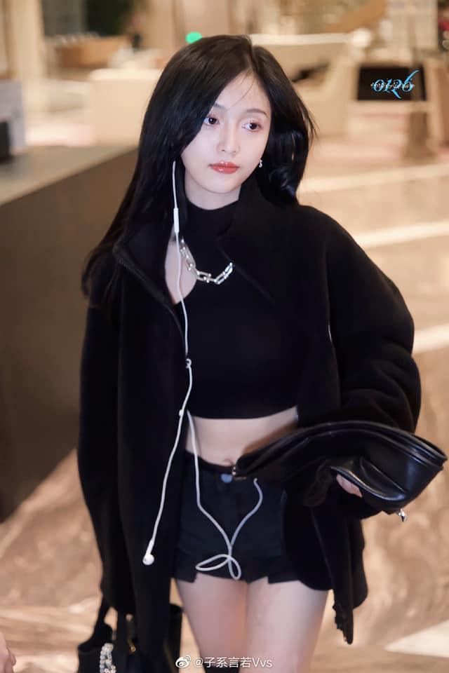 Ngô Tuyên Nghi lộ cằm nhọn hoắt, mặt hốc nhận không ra-3