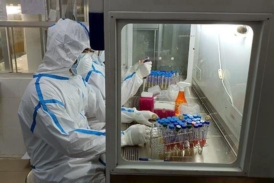 Nam kỹ thuật viên tại Bệnh viện Phổi Trung ương dương tính SARS-CoV-2