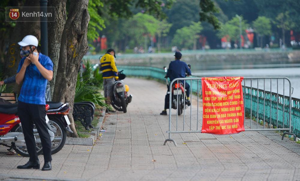 Từ 0h ngày 5/5, TP. Hà Nội tạm dừng một số dịch vụ và hoạt động tiềm ẩn nguy cơ cao lây nhiễm dịch bệnh Covid-19 như: Các rạp, trung tâm chiếu phim; các cơ sở dịch vụ spa, massage, xông hơi; phòng tập gym; các hoạt động tập thể dục, thể thao, các sự kiện tập trung đông người tại khu vực công cộng, vườn hoa, công viên cho đến khi có chỉ đạo mới của Ban Chỉ đạo thành phố